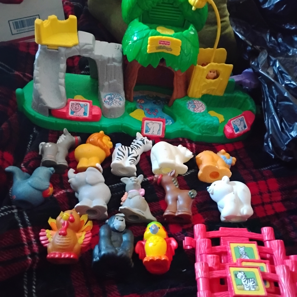 Little People Colorful Animal Playset for Kids